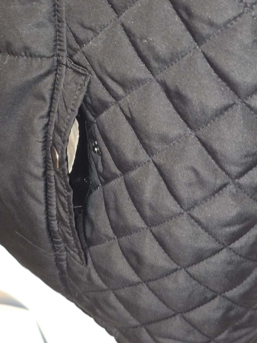 Chebella Quilted Reversible Faux Fur Vest - Picture 5 of 11